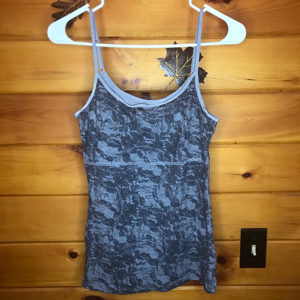 Tank Top 🖤 - Picture 2 of 2